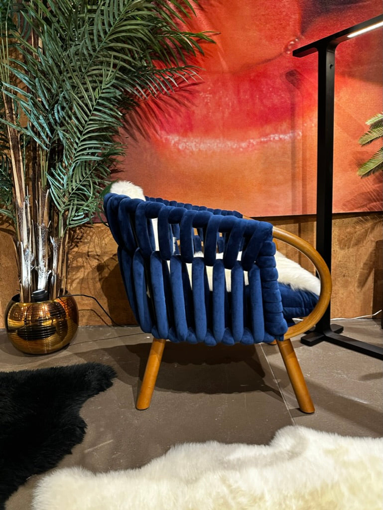 BLUE VELVET KNIT ARMCHAIR