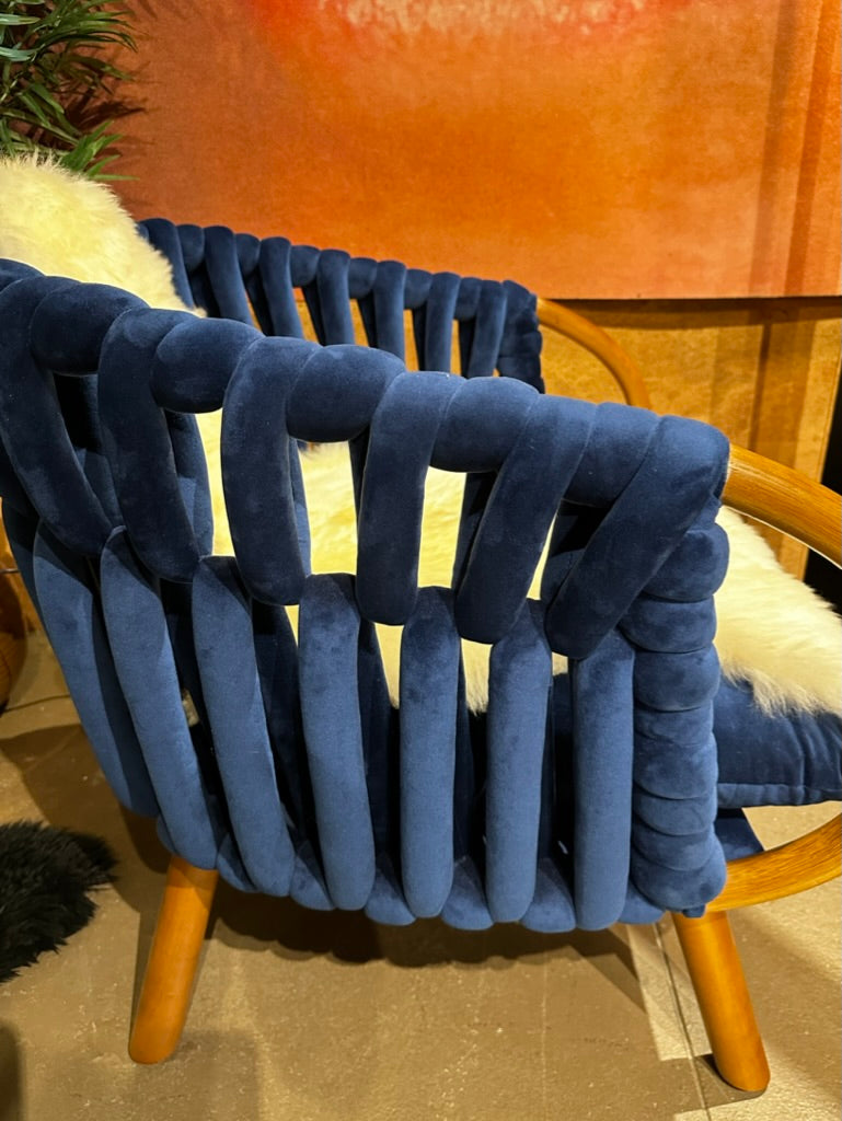 BLUE VELVET KNIT ARMCHAIR