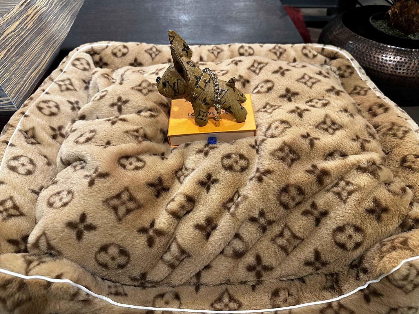 LV LUXURY DOG BED