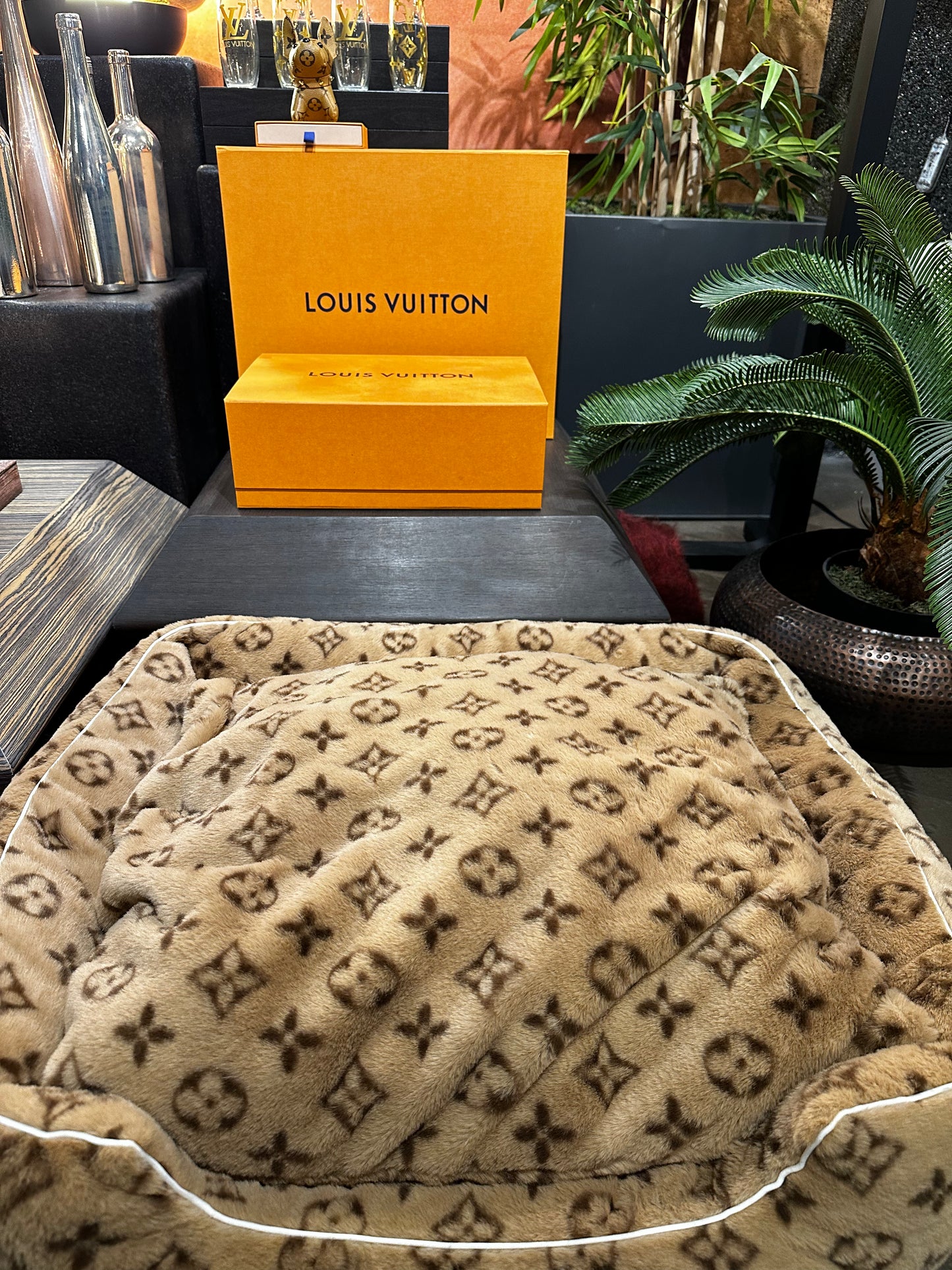 LV LUXURY DOG BED