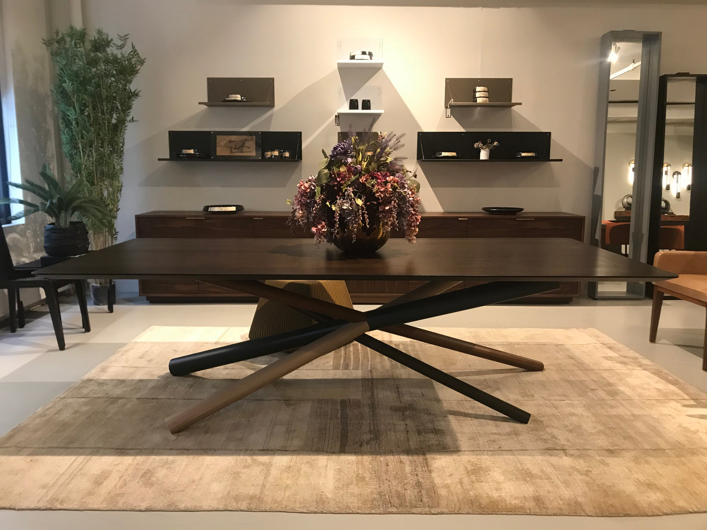 W DINING TABLE